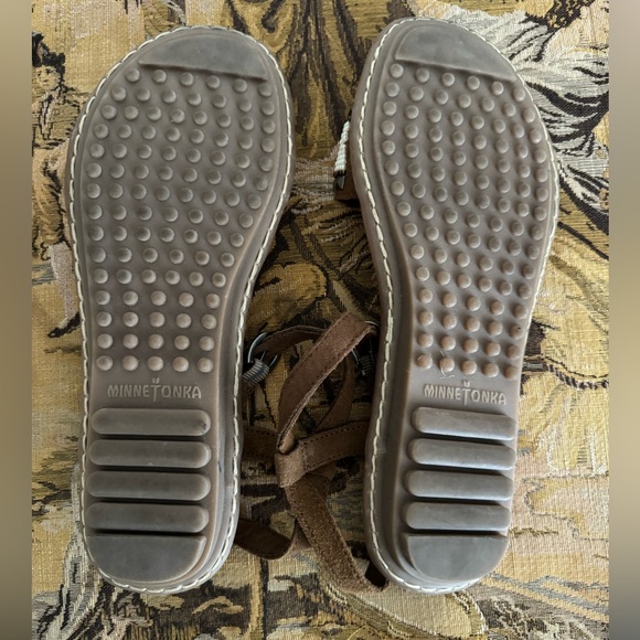 Minnetonka Beaded Leather Sandals EC Sz 7-7.5 - Picture 2 of 3